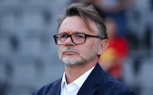 ĐT Việt Nam văng khỏi Top 100 trên BXH FIFA, CĐV công kích HLV Troussier