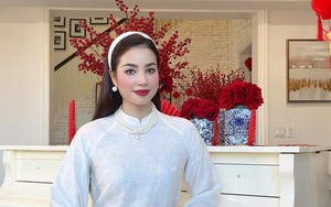 Nhan sắc xinh đẹp đầy mê hoặc của Hoa hậu Phạm Hương khi diện áo dài đón Tết Nguyên đán 2024 ở trời Tây
