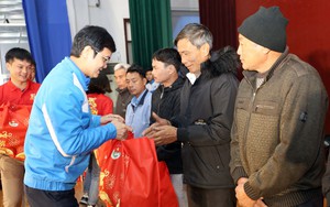 Trung ương Đoàn tặng quà Tết cho nông dân, người lao động, bộ đội biên phòng tỉnh Nghệ An