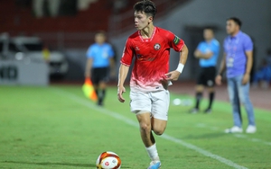 8 trận bị “bỏ rơi”, cầu thủ Việt kiều Viktor Le rời Bình Định