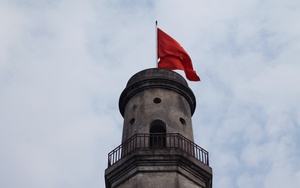 Cột cờ Nam Định là một trong bốn cột cờ cổ xưa nhất Việt Nam, xây từ thời vua Gia Long nhà Nguyễn