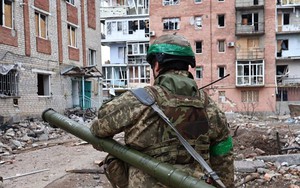 Ukraine giành lại lãnh thổ từ Nga khi Moscow gặp khó khăn về quân sự