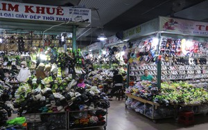 Đà Nẵng: Chợ truyền thống ế ẩm cuối năm, tiểu thương sang lô vì không thể cầm cự thêm