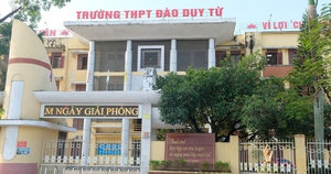 Tạm đình chỉ cô giáo nhéo tai, đánh vào đầu học sinh ở Thanh Hóa - Ảnh 2.