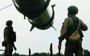 "Nó sẽ biến thành một cái vạc", tướng Ukraine cảnh báo tình hình nguy cấp ở Donetsk - Ảnh 3.