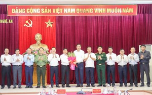 Chủ tịch Nguyễn Đức Trung được bầu giữ chức Bí thư Tỉnh ủy Nghệ An với số phiếu tuyệt đối 100%- Ảnh 5.