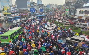 3 ngày đầu ra quân, CSGT TP.HCM phát hiện, xử lý 843 trường hợp học sinh vi phạm TTATGT - Ảnh 5.