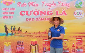 Bông súng vừa là rau hoang, vừa là hoa dại, dân An Giang nhổ bán làm đặc sản mùa nước nổi - Ảnh 13.