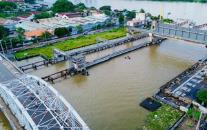 Tết đến gần, dự án thi công trước nhà ngổn ngang, người dân lắc đầu ngán ngẩm - Ảnh 12.