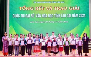 Ấn tượng những bộ trang phục truyền thống các dân tộc thiểu số vùng cao nguyên trắng Bắc Hà  - Ảnh 49.