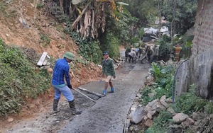 Lai Châu: Người dân bản Hợp 1 phấn khởi với công trình "Đường điện thắp sáng vùng biên" - Ảnh 4.