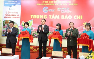 Tung 35.000 chậu hoa xây dựng tiểu cảnh trong Festival hoa Đà Lạt, du khách thích thú chụp ảnh - Ảnh 8.