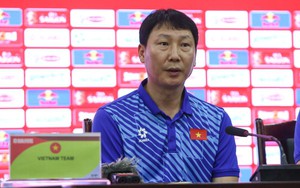 ĐT Việt Nam hoà ĐT Lào 1-1: HLV người Đức đòi đuổi cổ 4 cầu thủ “họ Nguyễn” vì nghi… bán độ - Ảnh 5.