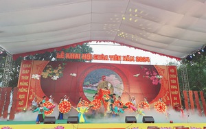 Lễ khai hội Chùa Tiên ở Hòa Bình thu hút hàng nghìn du khách thập phương