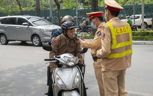CSGT Hà Nội quyết liệt xử lý lái xe vi phạm nồng độ cồn sau Tết Nguyên đán