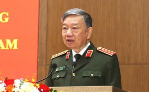 Bộ trưởng Bộ Công an trao Quyết định công nhận Ngày truyền thống lực lượng Công an chi viện chiến trường miền Nam 
