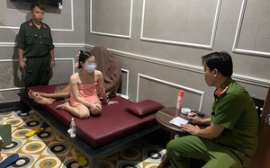 Bắt quả tang nhiều nữ nhân viên massage kích dục cho khách