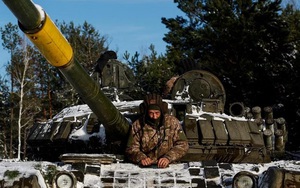 Ukraine rơi vào cảnh 'ngàn cân treo sợi tóc' khi cuộc chiến tranh với Nga bước sang năm thứ 3