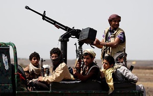 Phiến quân Houthi ở Yemen ồ ạt tấn công các mục tiêu của Israel, Mỹ, Anh 