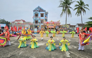 Một làng cổ ven biển lâu đời nhất tỉnh Quảng Bình bước vào lễ hội quan trọng nhất trong năm