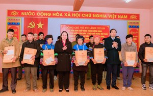 Phó Chủ tịch nước Võ Thị Ánh Xuân thăm, tặng quà cán bộ và nhân dân Mường Khương (Lào Cai)