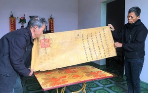 Chiếc tráp gỗ cổ xưa của dòng họ Phạm ở Nghệ An, mở ra mới biết là 