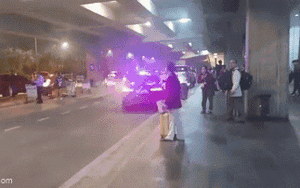 Clip NÓNG 24h: Tranh cãi vụ việc xe biển xanh lắp đèn, còi ưu tiên đón con ở sân bay Vinh