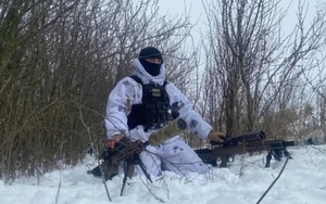 Xạ thủ khét tiếng Ukraine nằm phục kích suốt 11 giờ trong giá lạnh để hạ gục chỉ huy Nga