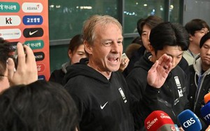 Cùng ĐT Hàn Quốc trở lại quê nhà, HLV Klinsmann tỏ thái độ ra sao?