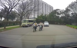 Công an vào cuộc vụ nam thanh niên đạp vào người phụ nữ đi xe máy ở Hà Nội