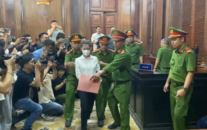 Clip: An ninh thắt chặt trước phiên tòa xét xử bị cáo Đặng Thị Hàn Ni và luật sư Trần Văn Sỹ