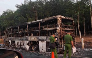 Xe khách giường nằm bị lửa thiêu trơ khung trên cao tốc Phan Thiết – Dầu Giây