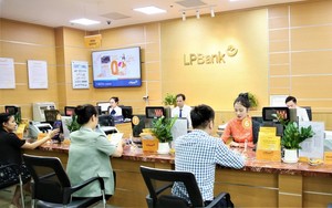 Hai lãnh đạo LPBank đăng ký bán gần 1,2 triệu cổ phiếu LPB