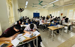 Loạt các tỉnh bỏ tuyển thẳng IELTS, Hà Nội ngóng công bố môn thi vào lớp 10