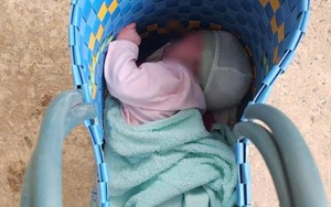 Bé gái sơ sinh được đặt trong chiếc giỏ xách, bỏ rơi tại chùa