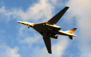 UAV táo bạo tấn công căn cứ máy bay ném bom chiến lược tầm xa của Nga