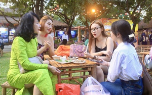 Người Sài Gòn nườm nượp đi thưởng thức đặc sản 3 miền tại Lễ hội Văn hóa ẩm thực, món ngon
