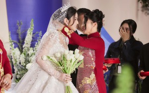 Cô dâu Chu Thanh Huyền đeo vàng nặng trĩu trong ngày theo Quang Hải về dinh