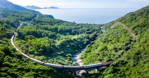 Sắp có tàu du lịch trên cung đường sắt đẹp nhất Việt Nam
