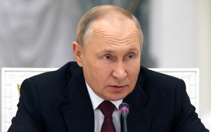 Người phát ngôn Điện Kremlin nói về nước mắt của ông Putin