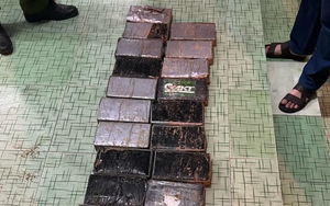 Lại phát hiện bao tải chứa 21 gói nghi ma túy trên bờ biển Vũng Tàu
