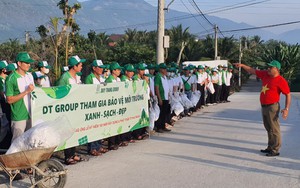 Gần 200 người ra quân nhặt rác bảo vệ môi trường ở Nha Trang