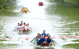 Đặc sắc lễ hội đua thuyền làng Siêu Quần giữa lòng Thủ đô
