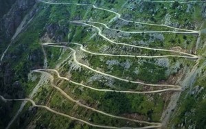 Con đường đèo nguy hiểm nhất hành tinh với 17 khúc cua, dài tới 105 km
