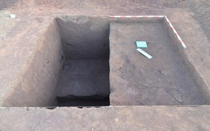 Đào khảo cổ ở thành đất hình tròn trong một khu rừng cao su ở Bình Phước phát lộ nồi gốm, mộ táng cổ xưa
