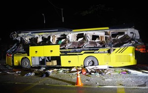 Ai phải chịu trách nhiệm trong vụ tai nạn xe khách và container làm 5 người chết ở Tuyên Quang?