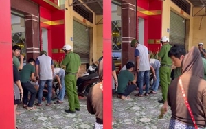 Người dân vây bắt thiếu niên 17 tuổi vờ hỏi mua rồi cướp, giật vàng tháo chạy ở Bình Phước