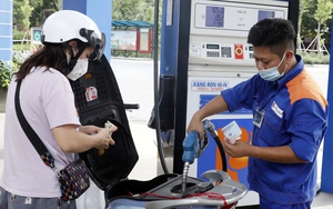 Nóng: Bộ Công Thương muốn cắt giảm đầu mối nhập khẩu xăng dầu