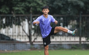 Trẻ hóa đội hình, Hà Nội FC ra mắt tiền vệ được ví là Hùng Dũng 2.0 