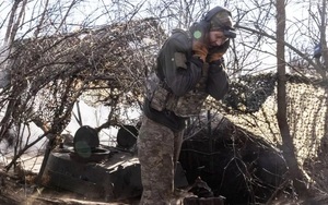 Binh sĩ Ukraine vừa gồng mình chiến đấu vừa miệt mài đào công sự, ngăn bước tiến của quân Nga